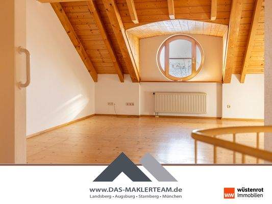 Licht, Holz & Wohngenuss – Charme pur auf drei Etagen mit Schwedenofen und stilvoller Wendeltreppe