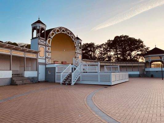 Kurmuschel Göhren.jpeg