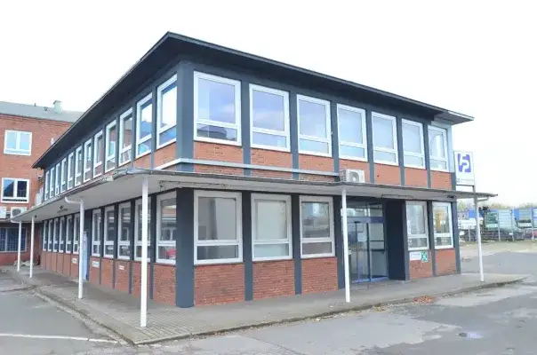 Gebäudeansicht Eingang