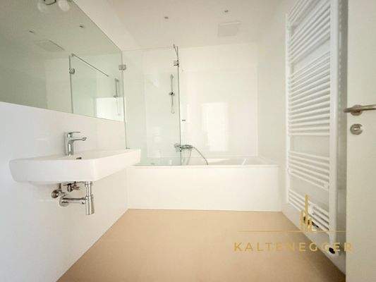 Bad 5,38 m² (Wanne)