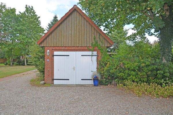 Reetdachhaus - Garage