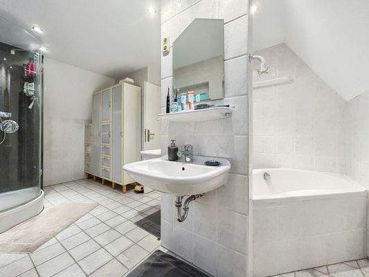 Ansichten Badezimmer_2