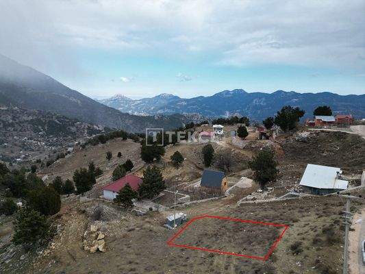 Land Ideal for Constructing a 108 sqm Building in Konyaaltı