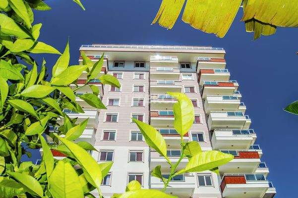Flat in Complex with Pool 750 m from the Beach in Mahmutlar Alanya