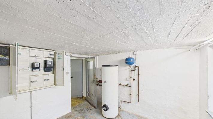 CAM03143G0-PR0197-STILL013