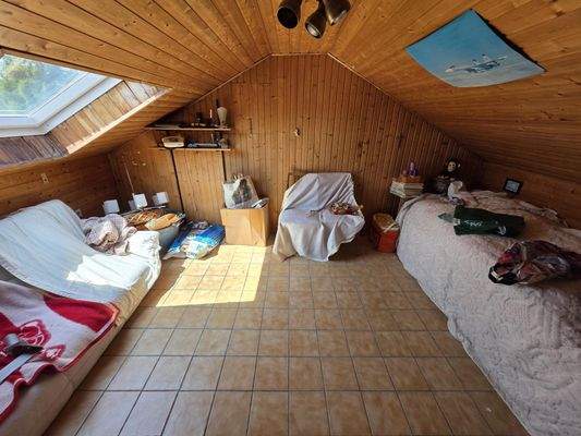 wohnlich genutzter Raum im DG