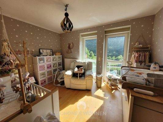 Kinderzimmer mit eigenem Balkon