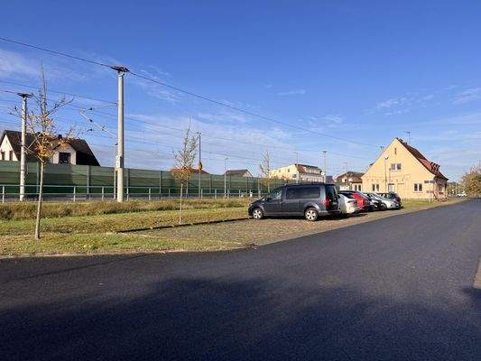 Zugehöriger Parkplatz