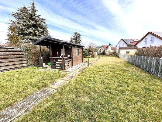 Sehr großer Garten ...