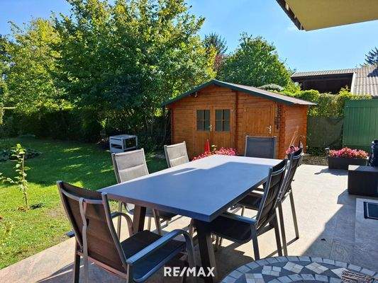 Terrasse & Gartenhütte