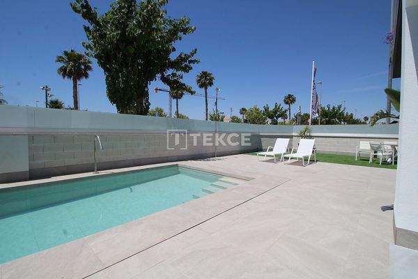 Luxury Villas with Private Pool in Pilar de la Horadada