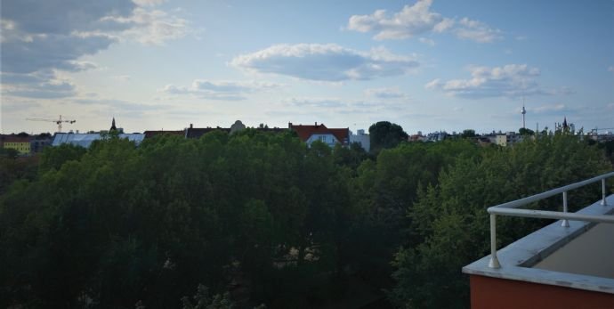 „Berlin Du bist so wunderbar!“  Schöner Klassiker mit Stellplatz und traumhaften Blick auf den Kanal.