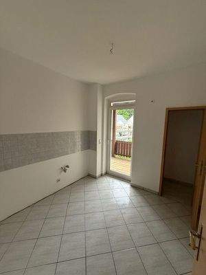 Küche mit Balkon.jpg