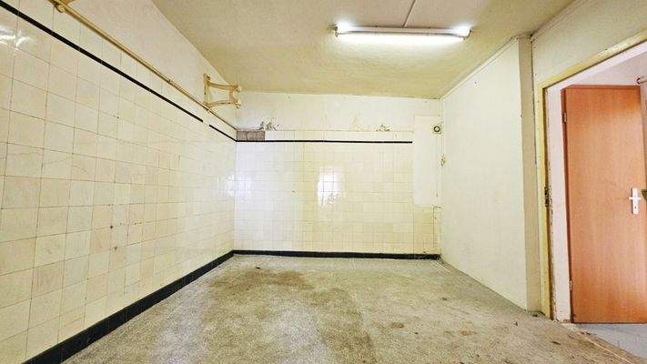 Gewerbe Erdgeschoss links hinterraum