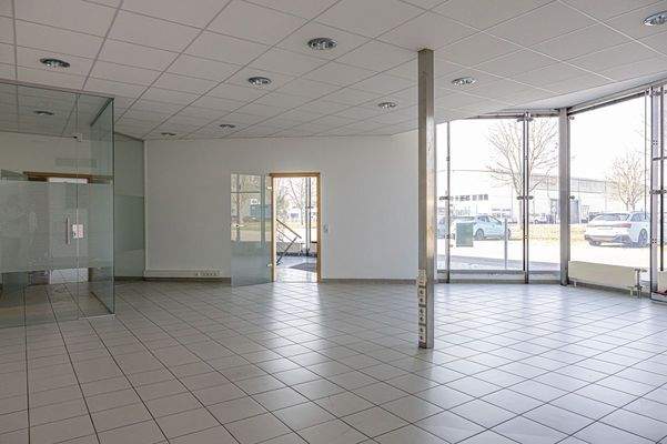 Büro- oder Besprechungsraum_Bürobereich EG