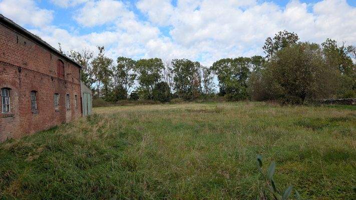 Grundstücksansicht 3.jpg