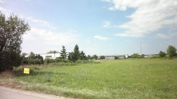 Gewerbergrundstück am Radweg