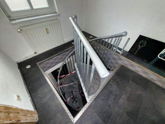 WE 1. OG links - Zugang Gewerbeeinheit