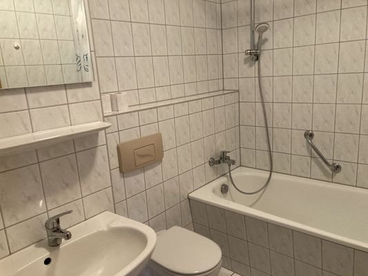 Bad mit Wanne