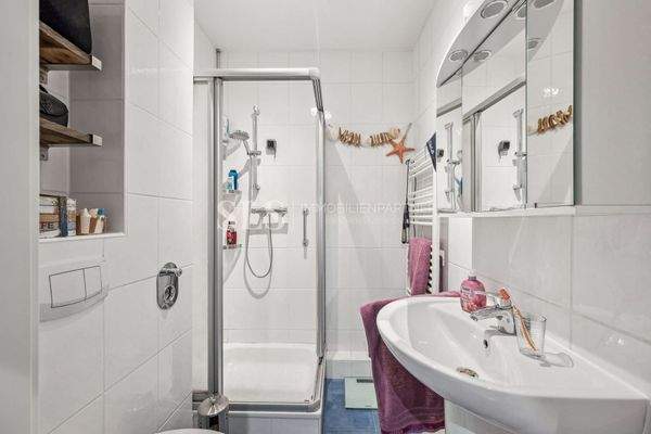 3. OG links Badezimmer