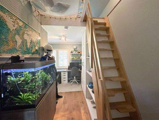 Kinderzimmer mit Schlafebene 