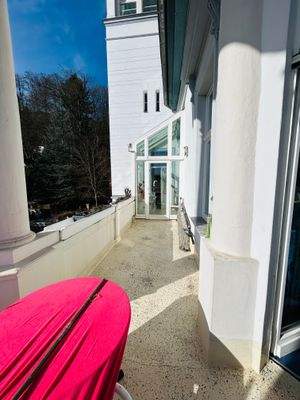 Großer Balkon der Wohnung 1 im OG