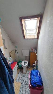 WC, DG