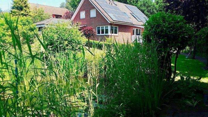 eine eigene Parkanlage