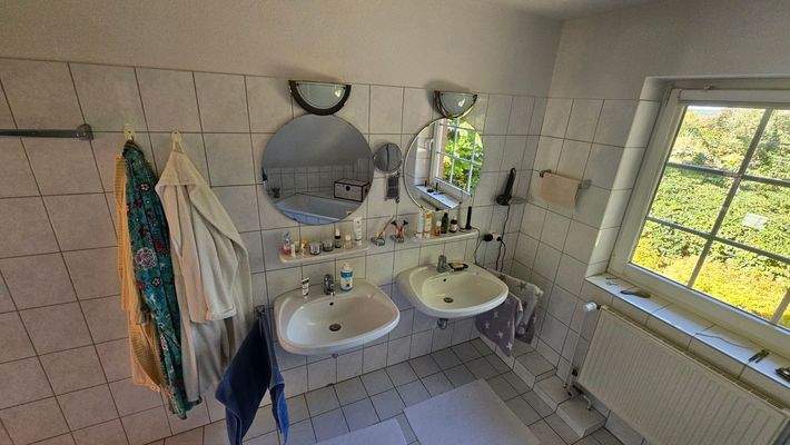 im Bad und WC ist alles ok (3)