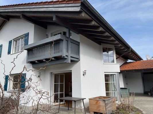 Ein modernes, kompaktes Haus