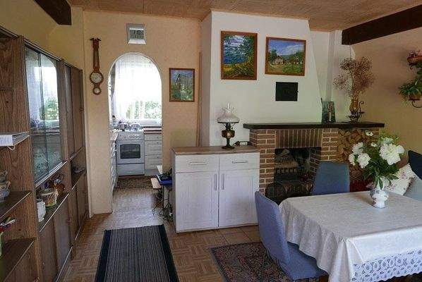 Wohnbereich mit offenem Kamin