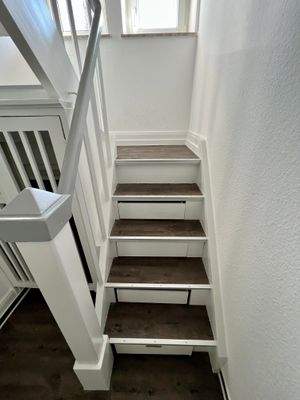 Treppe zum DG.JPG