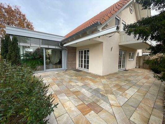 Große Sonnenterrasse