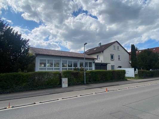 Außenansicht mit Saal