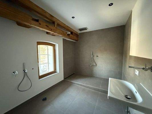 Vollbad OG (Badewannen-Option)