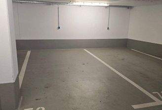 ebenerdiger Stellplatz