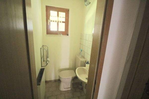 EG Gäste WC - mit Fenster