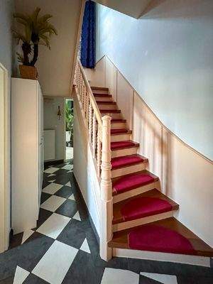 Flur mit Treppenaufgang