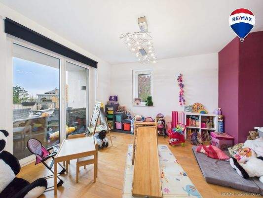 RE/MAX Immobilien DeLux Einfamilienhaus Mettlach-Weiten Zimmer