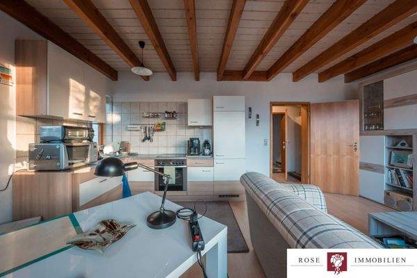 Wohnbereich mit Küche Bild 4