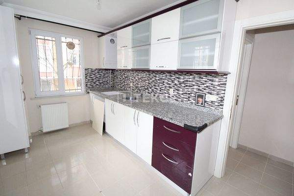 1-Bedroom Apartment Near Metrobus in İstanbul Esenyurt