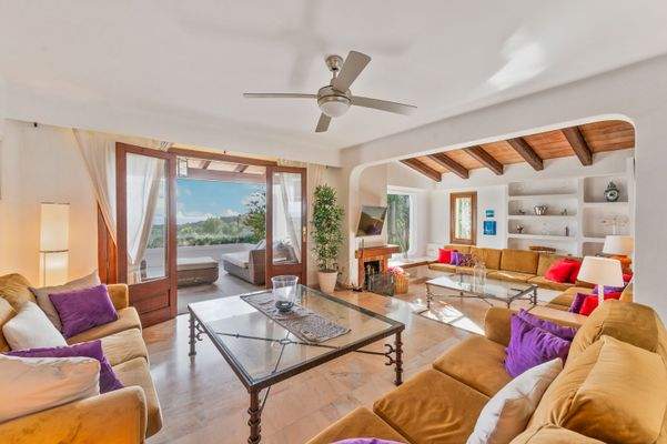 Living area in villa in Bendinat 6