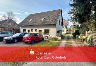 Flur 1: Vorderansicht DHH und Zufahrt EFH