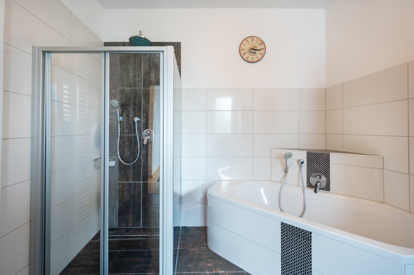 EG Wohnung 1 Bad 1 Bild 1