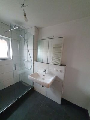 neu saniertes Badezimmer