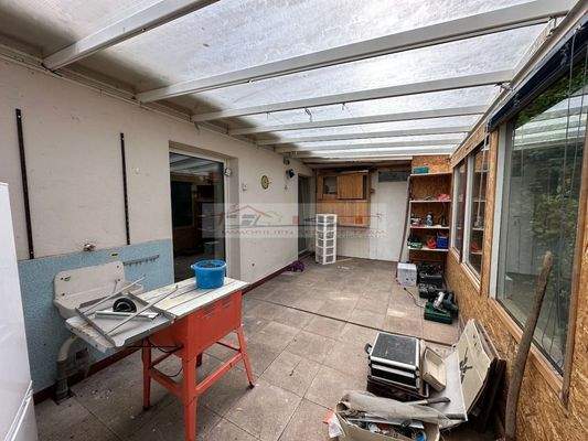 überdachte Terrasse