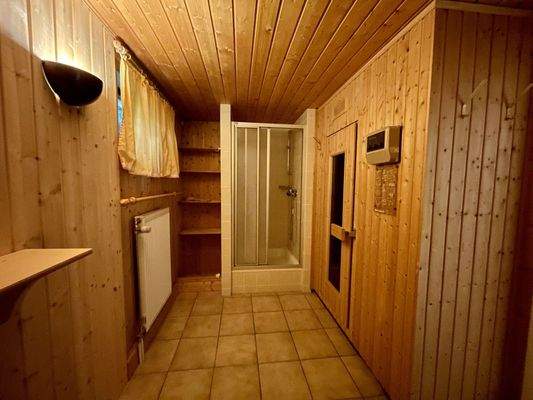 UG Sauna mit Dusche (1)