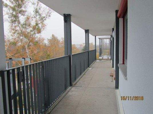 Blick auf den Laubengang