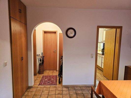 5241 - Zugang Bad, GästeWC, Küche