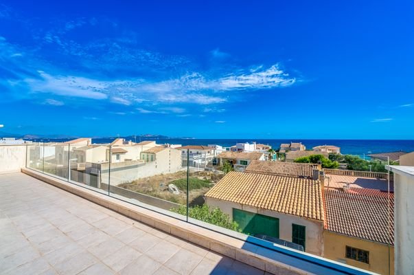 Fantastischer Panorama-Meerblick von der Terrasse